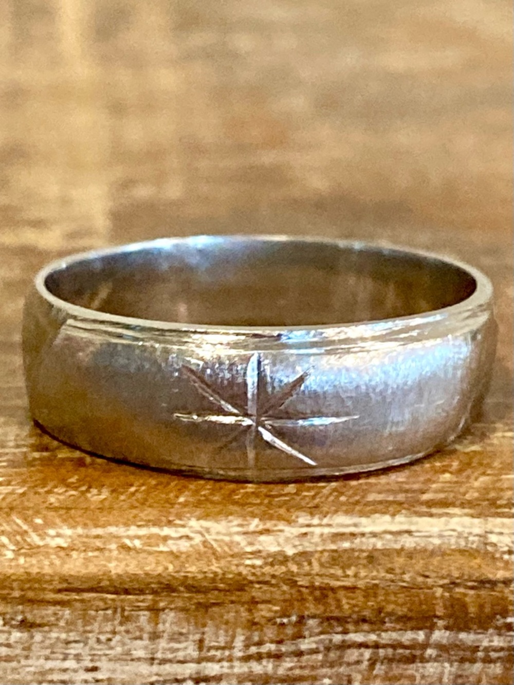 Silver Tone Star-Engraved Band Ring Size 9.5
